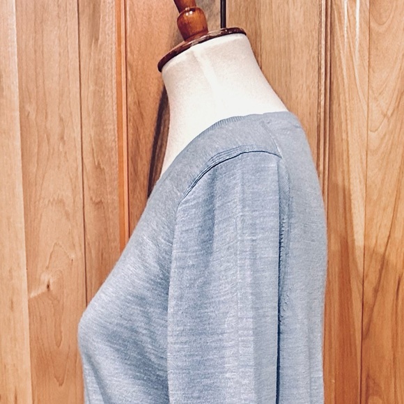 Banana Republic - Extra Fine Merino Wool - Super Soft Sky Blue Sweater - EUC - L - Picture 10 of 14
